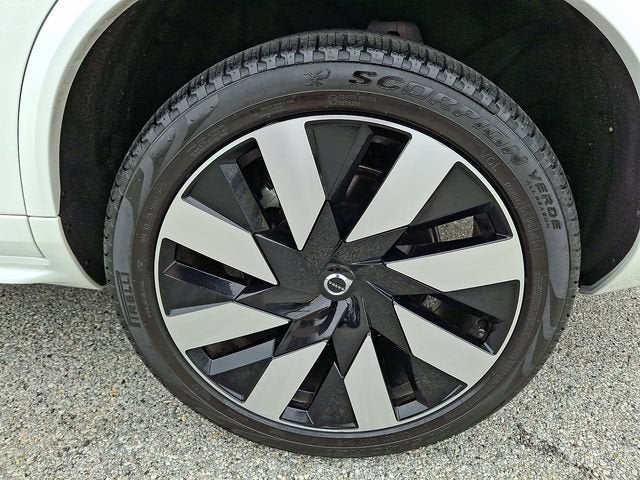 2024 Volvo XC90 Recharge Plug-In Hybrid T8 Plus Bright Theme 7-Seater
