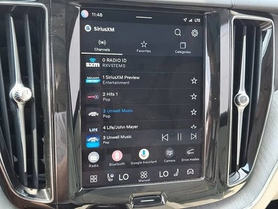 2024 Volvo XC60 Recharge Plug-In Hybrid T8 Plus Dark Theme