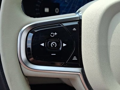 2024 Volvo XC60 Recharge Plug-In Hybrid T8 Plus Dark Theme