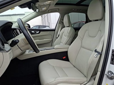 2024 Volvo XC60 Recharge Plug-In Hybrid T8 Plus Dark Theme