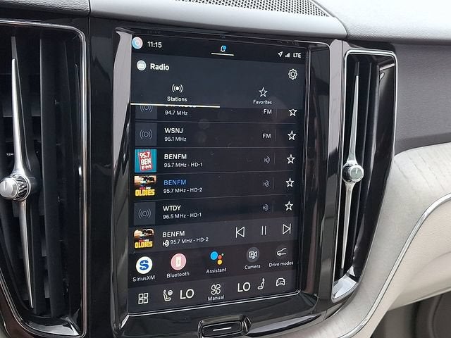 2024 Volvo XC60 Recharge Plug-In Hybrid T8 Plus Dark Theme