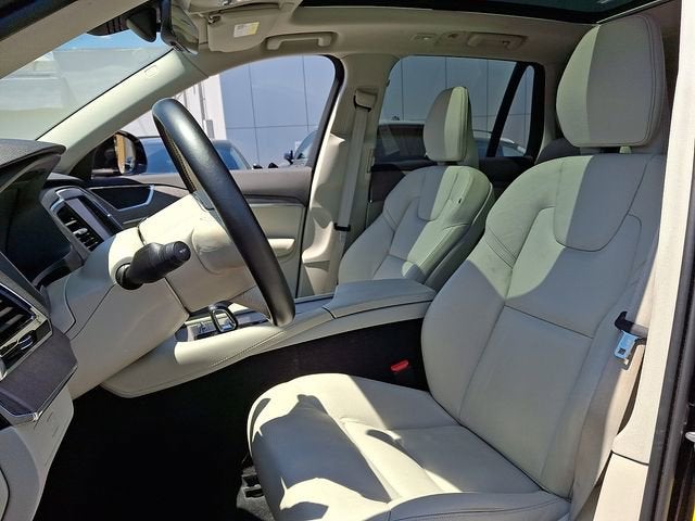 2023 Volvo XC90 B5 Plus