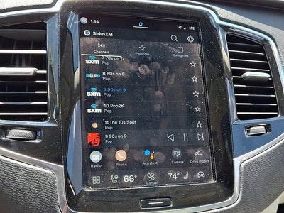 2023 Volvo XC90 B5 Plus