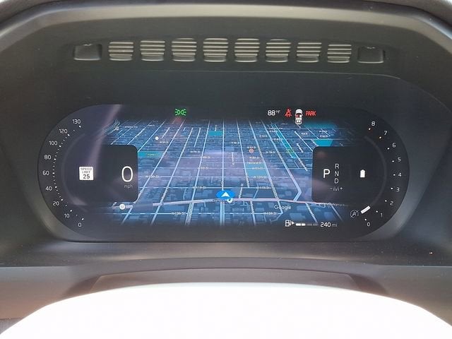 2023 Volvo XC90 B5 Plus