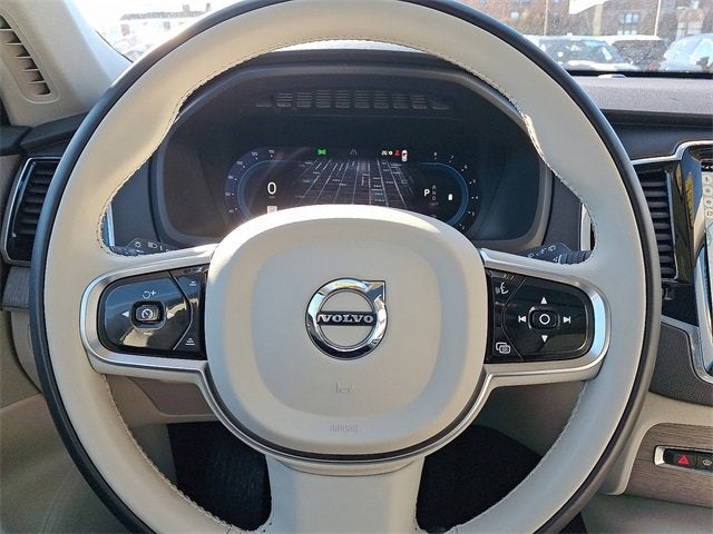 2023 Volvo XC90 Plus