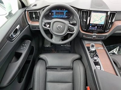 2023 Volvo XC60 B5 Ultimate Bright Theme