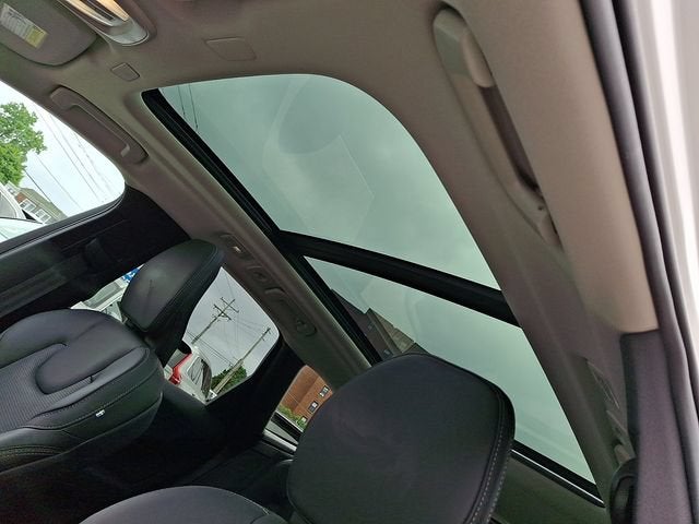 2023 Volvo XC60 B5 Ultimate Bright Theme