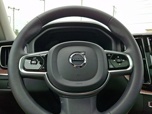 2023 Volvo XC60 B5 Ultimate Bright Theme