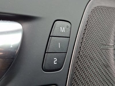 2023 Volvo XC60 B5 Ultimate Bright Theme