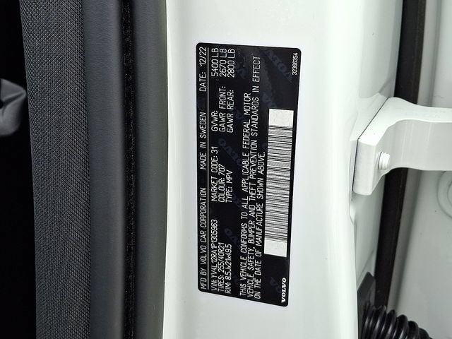 2023 Volvo XC60 B5 Ultimate Bright Theme