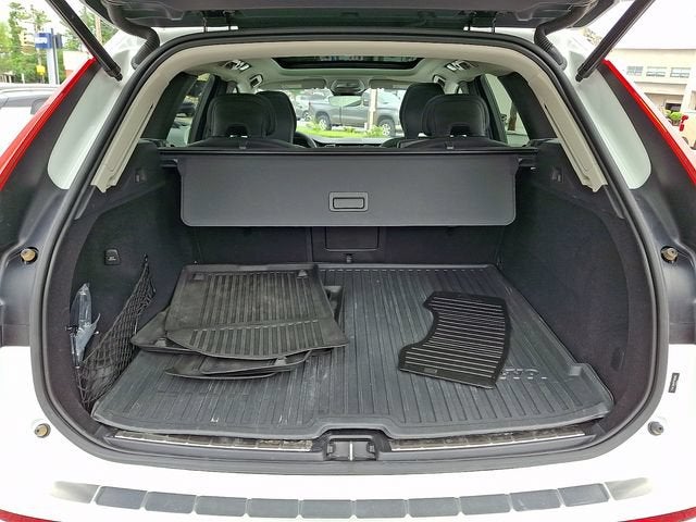 2023 Volvo XC60 B5 Ultimate Bright Theme
