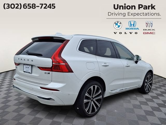 2023 Volvo XC60 B5 Ultimate Bright Theme