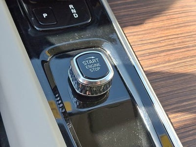 2022 Volvo XC60 Momentum