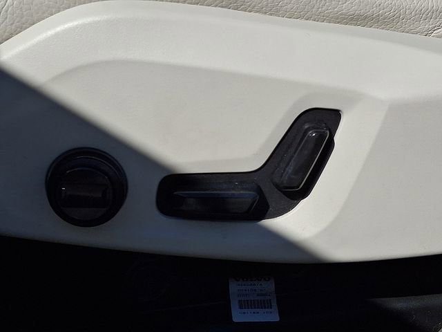 2022 Volvo XC60 Momentum