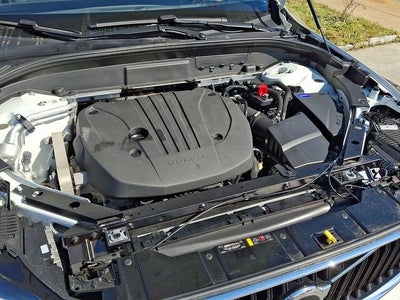 2022 Volvo XC60 Momentum