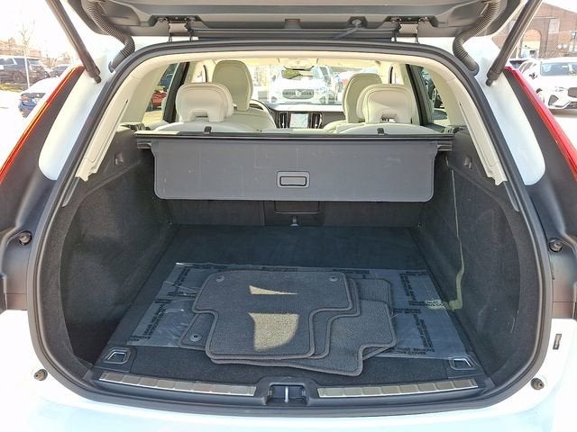 2022 Volvo XC60 Momentum