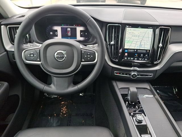 2024 Volvo XC60 Core Dark Theme