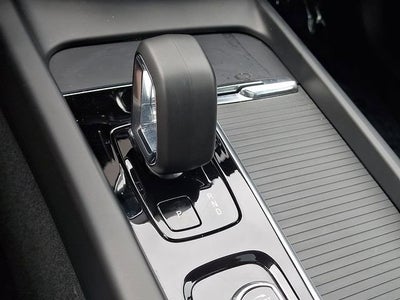 2024 Volvo XC60 Core Dark Theme