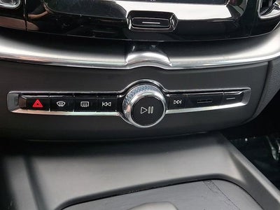 2024 Volvo XC60 Core Dark Theme