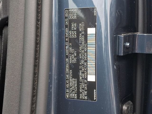 2024 Volvo XC60 Core Dark Theme