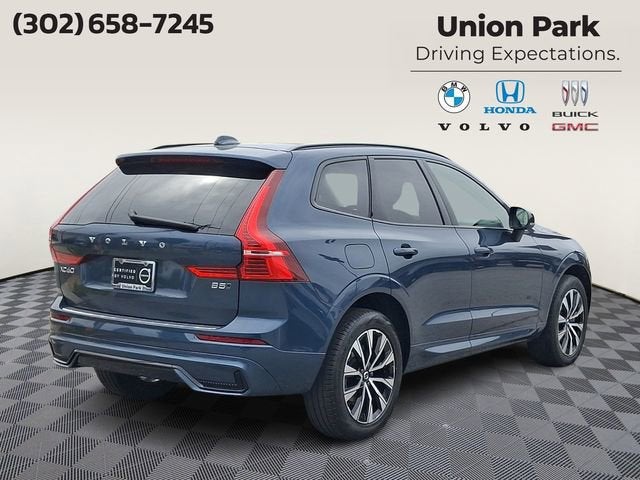 2024 Volvo XC60 Core Dark Theme