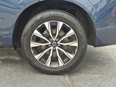 2024 Volvo XC60 Core Dark Theme