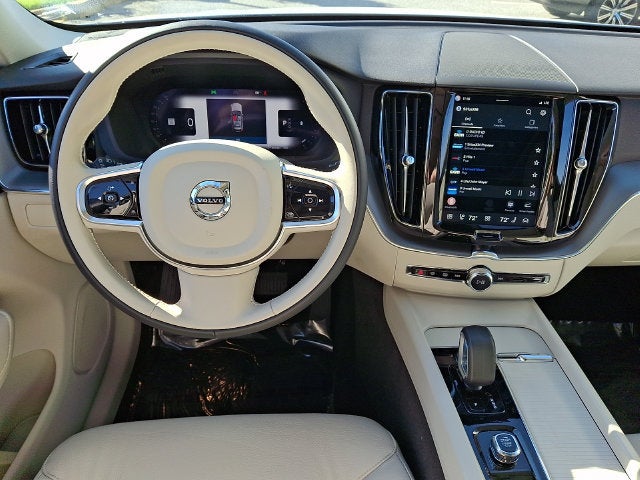 2024 Volvo XC60 Core Dark Theme