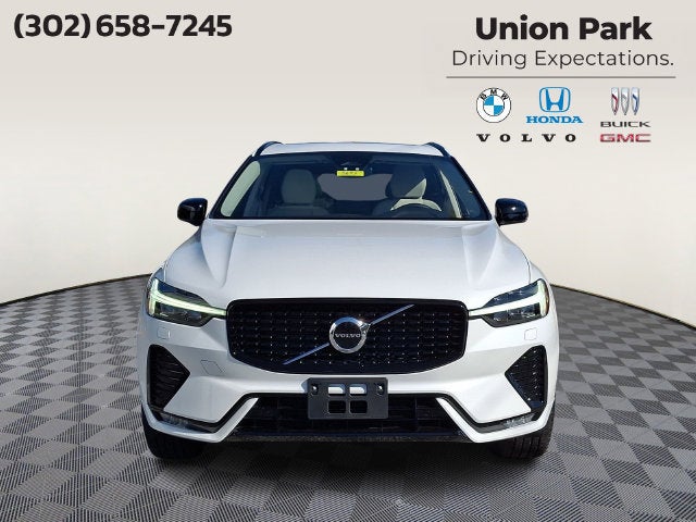 2024 Volvo XC60 Core Dark Theme