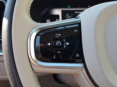 2024 Volvo XC60 Core Dark Theme