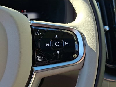 2024 Volvo XC60 Core Dark Theme