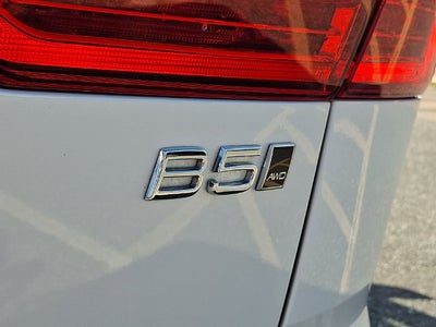 2024 Volvo XC60 Core Dark Theme