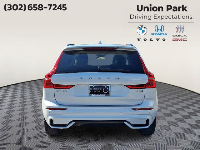 2024 Volvo XC60 Core Dark Theme