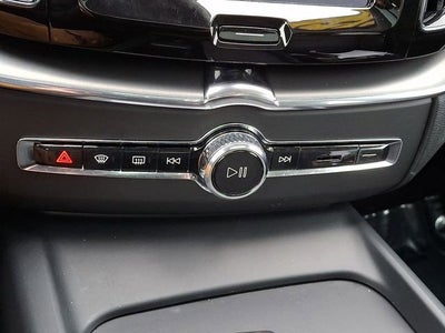 2024 Volvo XC60 Core Dark Theme