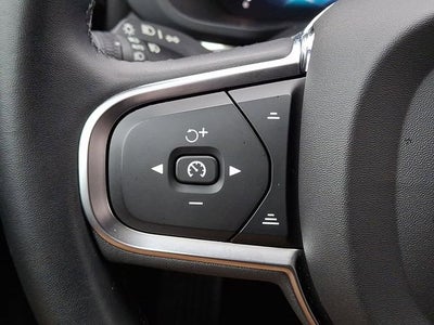 2024 Volvo XC60 Core Dark Theme