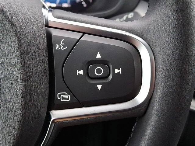 2024 Volvo XC60 Core Dark Theme