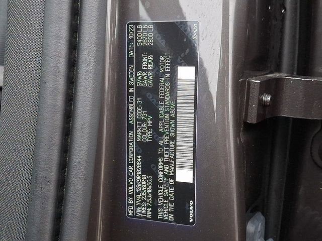 2024 Volvo XC60 Core Dark Theme