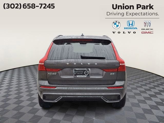 2024 Volvo XC60 Core Dark Theme