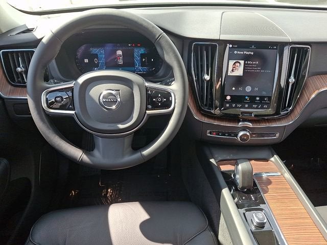 2024 Volvo XC60 Plus Dark Theme