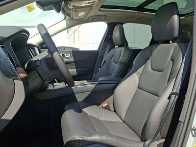 2024 Volvo XC60 Plus Dark Theme