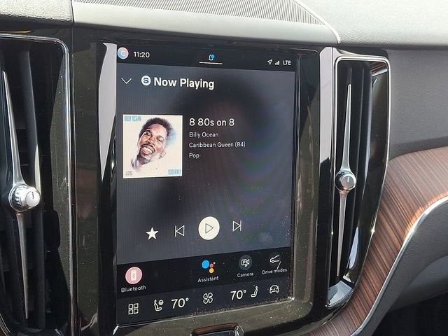 2024 Volvo XC60 Plus Dark Theme