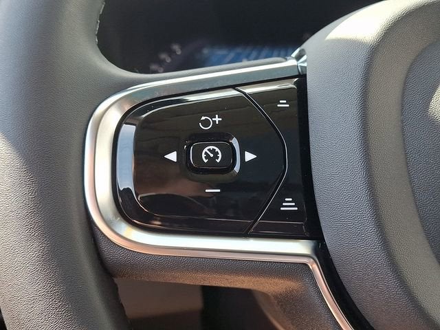 2024 Volvo XC60 Plus Dark Theme