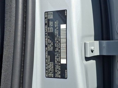 2024 Volvo XC60 Plus Dark Theme