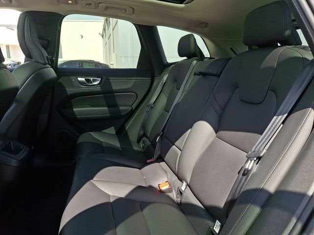 2024 Volvo XC60 Plus Dark Theme