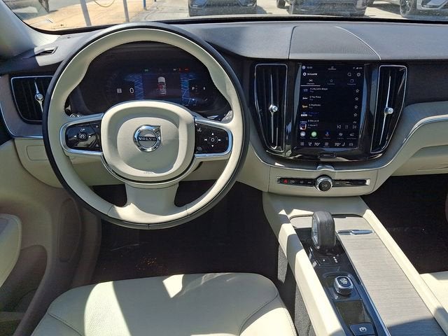 2023 Volvo XC60 Plus Bright Theme