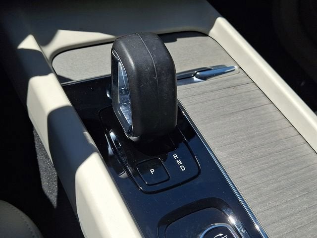 2023 Volvo XC60 Plus Bright Theme