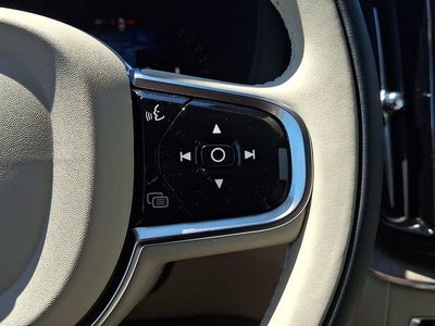 2023 Volvo XC60 Plus Bright Theme