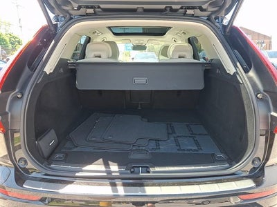 2023 Volvo XC60 Plus Bright Theme