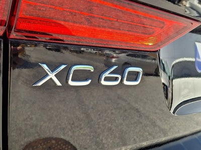 2023 Volvo XC60 Plus Bright Theme
