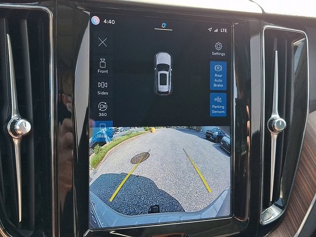 2023 Volvo XC60 B5 Plus Bright Theme