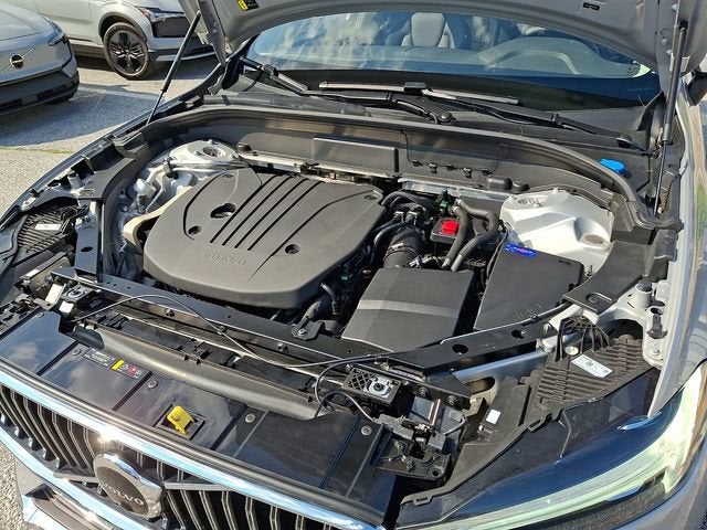 2023 Volvo XC60 B5 Plus Bright Theme